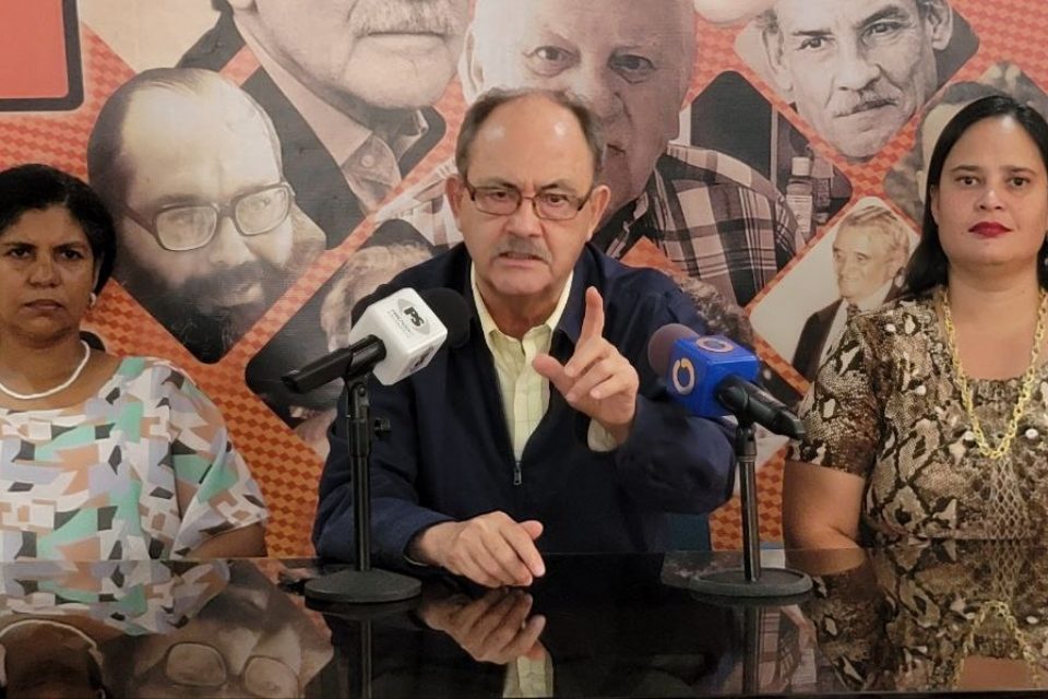 felipe mujica MAS