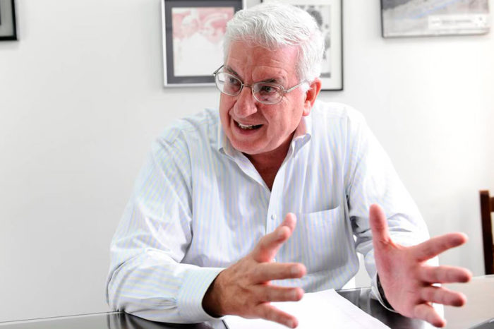 Un generoso profesor tico
