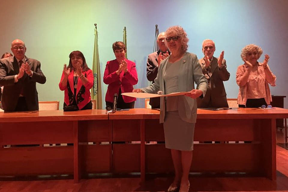 Gioconda Cunto de San Blas premio Alma Mater