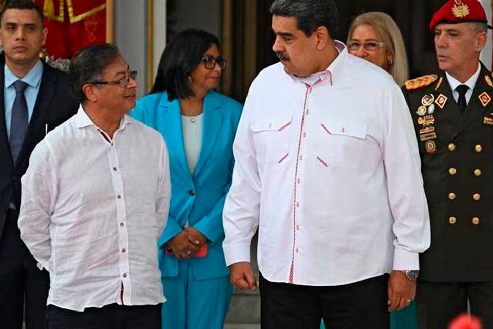 Venezuela un campo de guerra geopolítica inhabilitaciones Petro Maduro Privatización de Monómeros