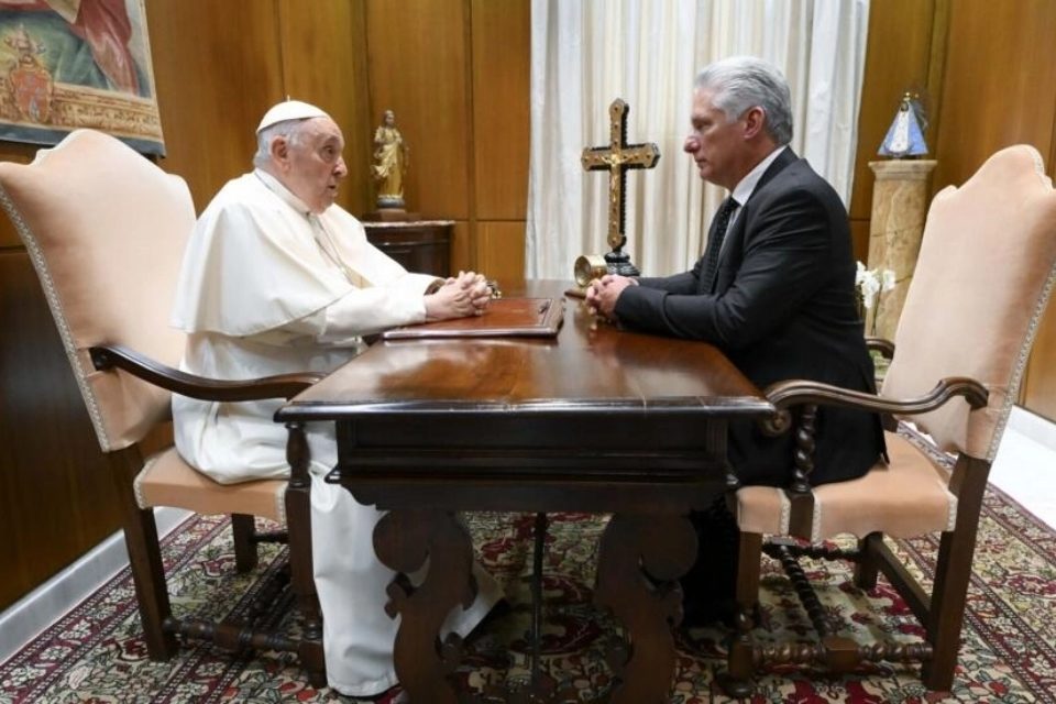 papa francisco miguel díaz-canel