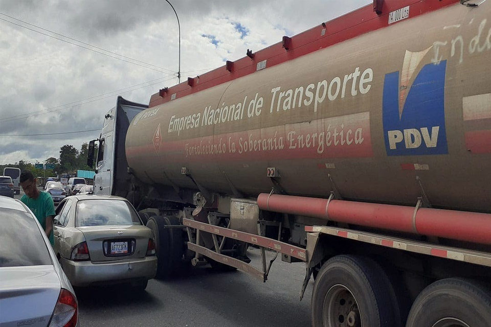 Camiones de Pdvsa fletes de combustible