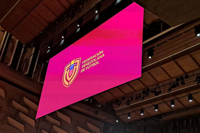 Nuevo escudo de la FVF