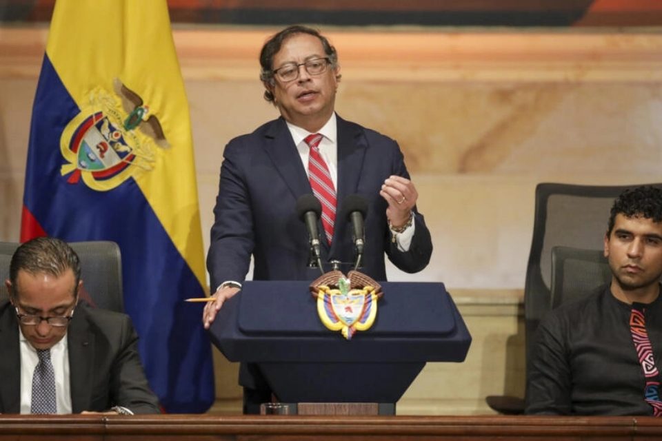 Gustavo Petro Colombia ELN