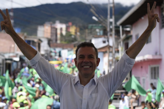 Roberto Enríquez, precandidato presidencial