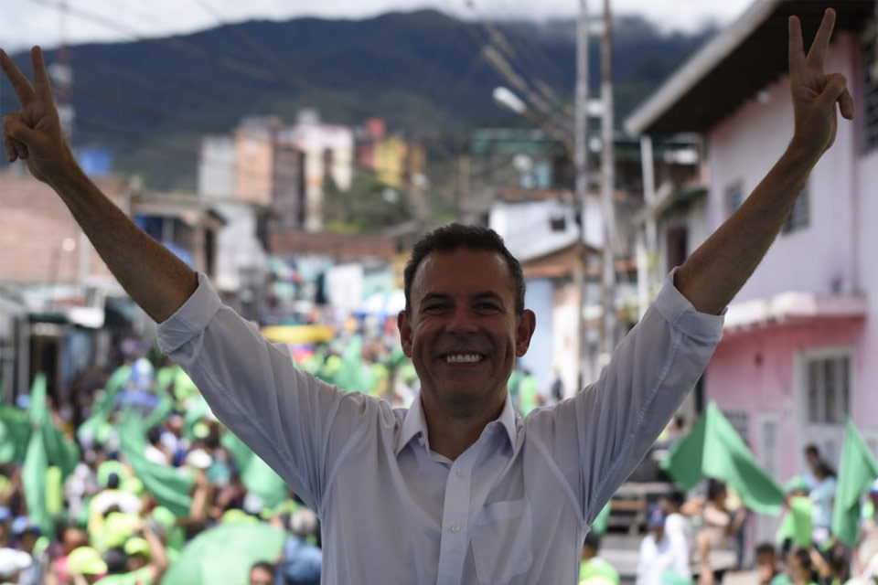 Roberto Enríquez, precandidato presidencial