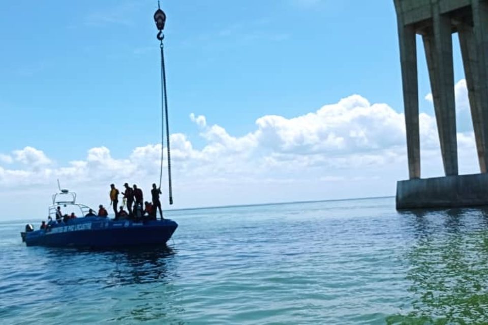 lago de maracaibo carro 28.07.2023