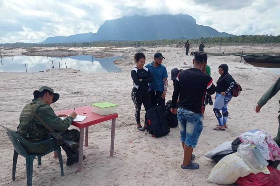 Ceofan Amazonas mineros ilegales