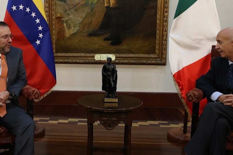 Placido Vigo Italia Yván Gil