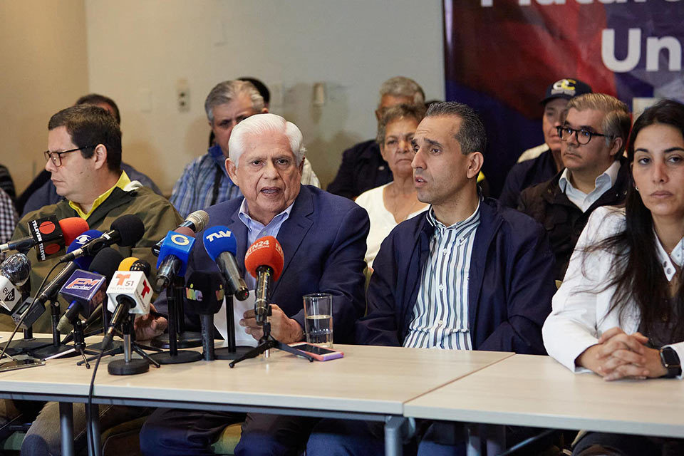 Condenados a entenderse