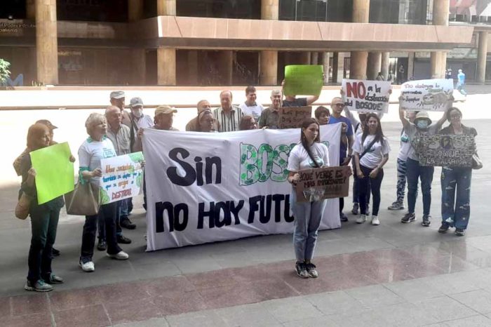Protesta vecinos La Alameda Minec pádel (10)