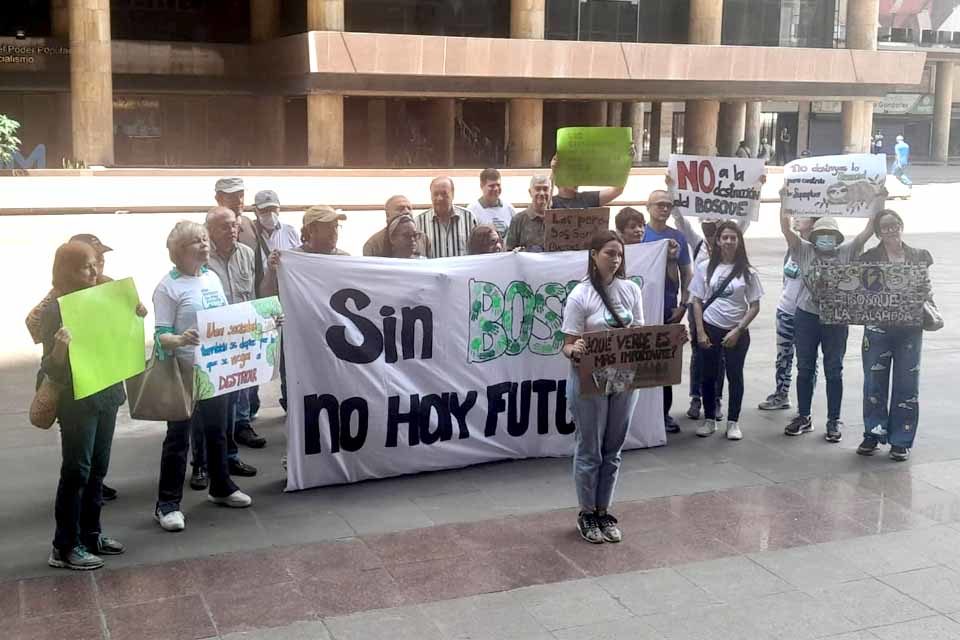 Protesta vecinos La Alameda Minec pádel (10)