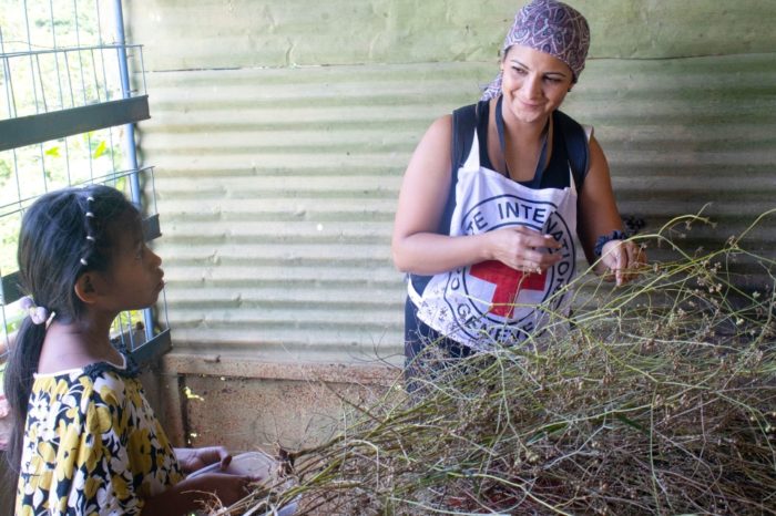Voluntaria CICR Cruz Roja Venezolana cota 905