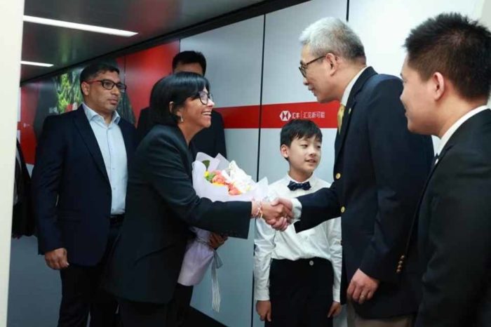 Delcy Rodríguez en China Pedro Tellechea
