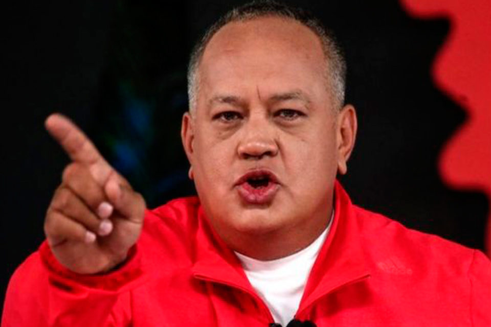 Diosdado en su lata de sardinas