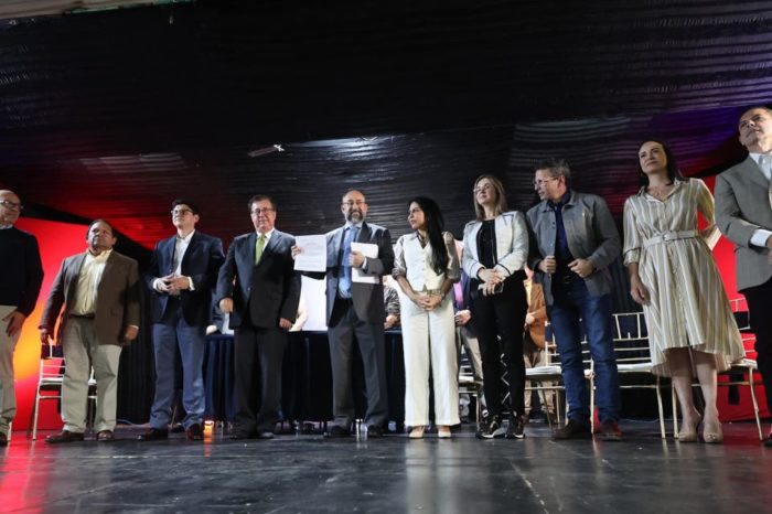 En tiempos borrascosos actuar con inteligencia debate
