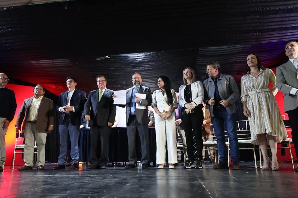En tiempos borrascosos actuar con inteligencia debate