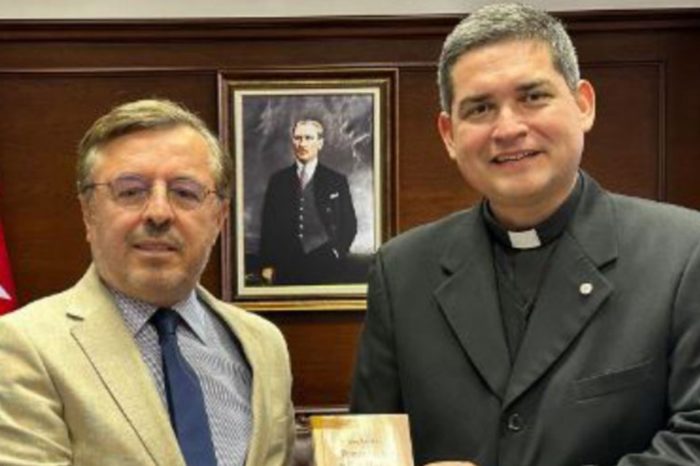 el-papa-francisco-nombra-al-venezolano-javier-domingo-fernandez-gonzalez Vaticano
