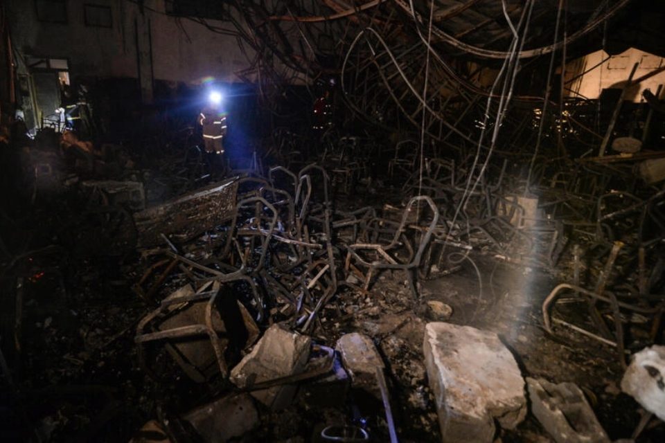incendio salón de fiestas Karakosh Irak