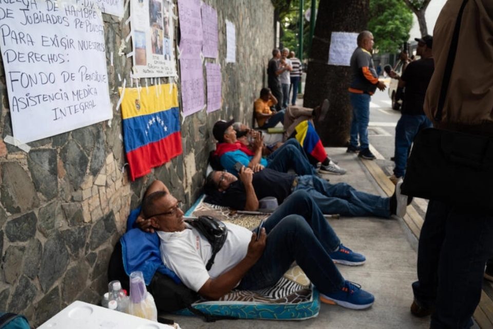 jubilados Pdvsa huelga de hambre