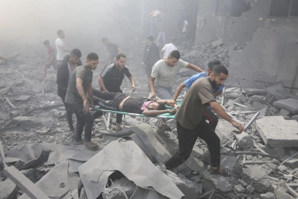 AP evacuar heridos Palestina Israel Gaza hamás