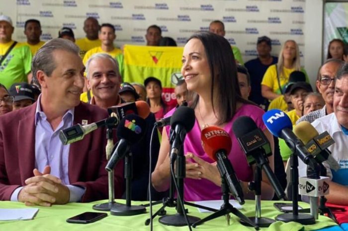 Biagio Pilieri y María Corina Machado
