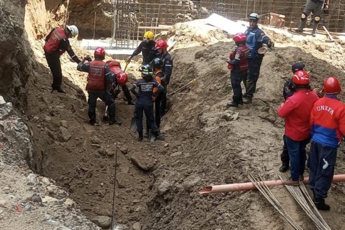 Bomberos Los Palos Grandes Delizamiento de tierra