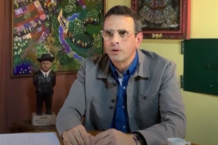 Capriles se retira de la primaria opositora