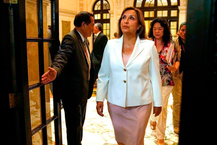 El aislamiento de las instituciones en el Perú / Dina Boluarte