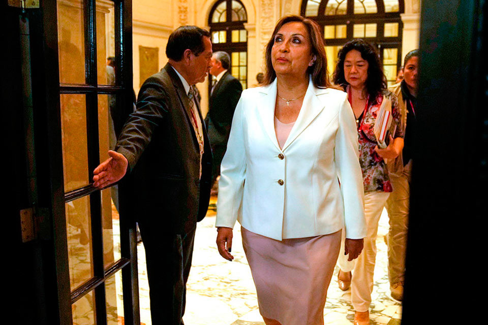 El aislamiento de las instituciones en el Perú / Dina Boluarte