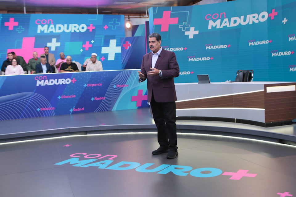 Nicolás Maduro Con Maduro + número 20