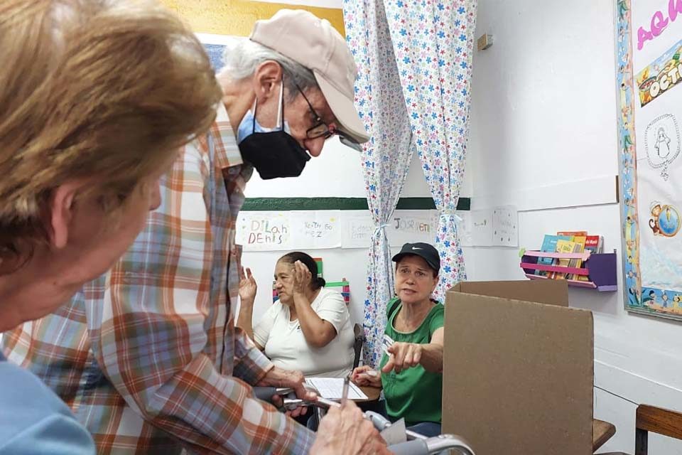 Primarias votación tercera edad
