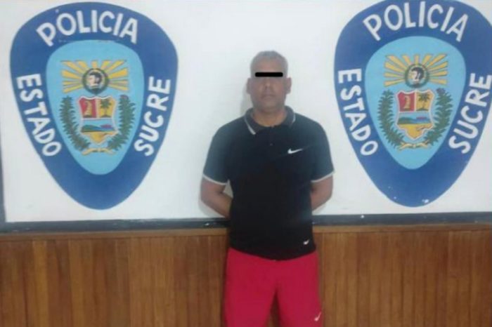 policia-de-sucre golpear ciudadano