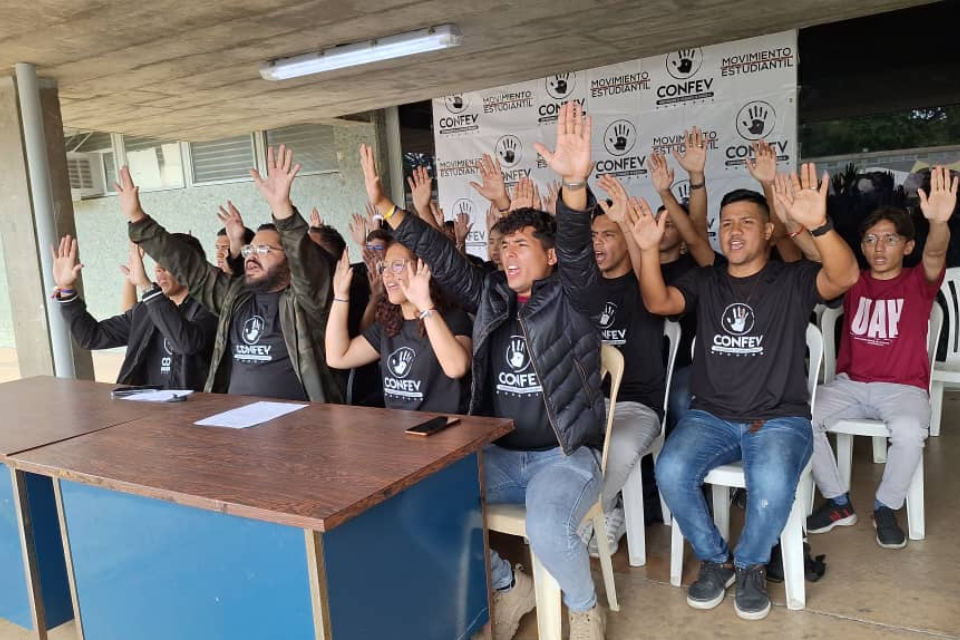 Estudiantes universitarios