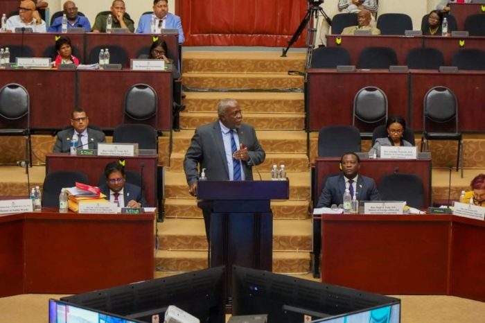 Mark Phillips, primer ministro de Guyana