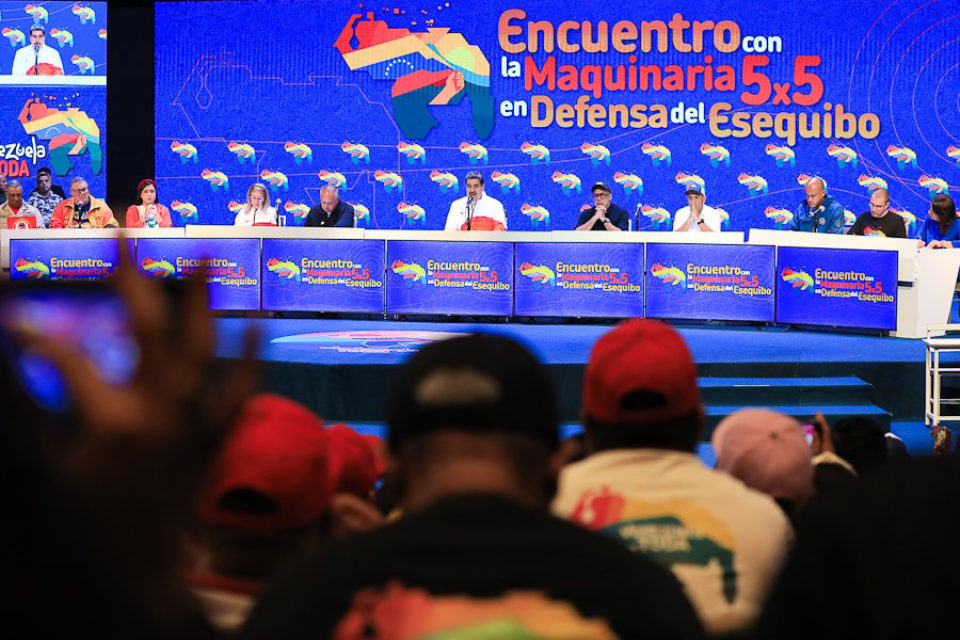 MADURO REFERENDO ESEQUIBO