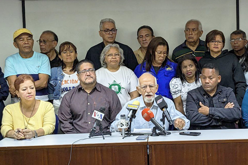 Trabajadores marchan por sueldo