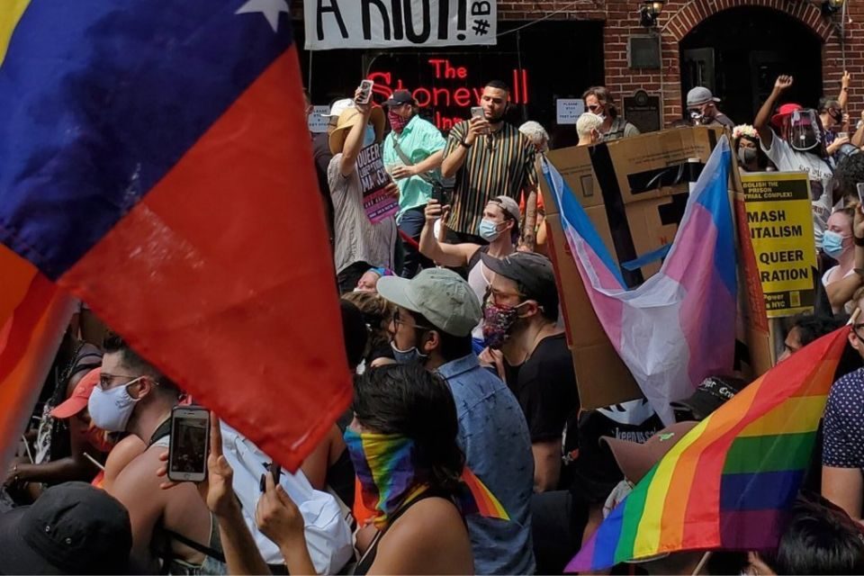 banderas protesta Lgbti trans