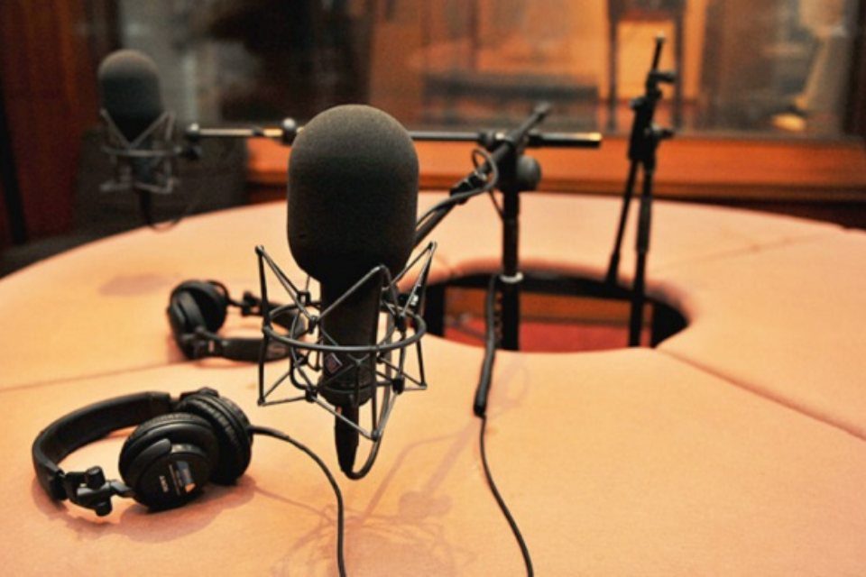 estudio-de-radio FM 92.9