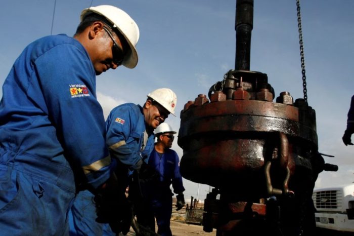 trabajadores petroleros Cabimas electricidad apagones Reuters VOA Zulia crudo