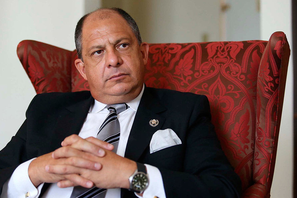 "En estos tiempos prevalecen más las soluciones unipersonales y autocráticas" / Luis Guillermo Solis - Costa Rica