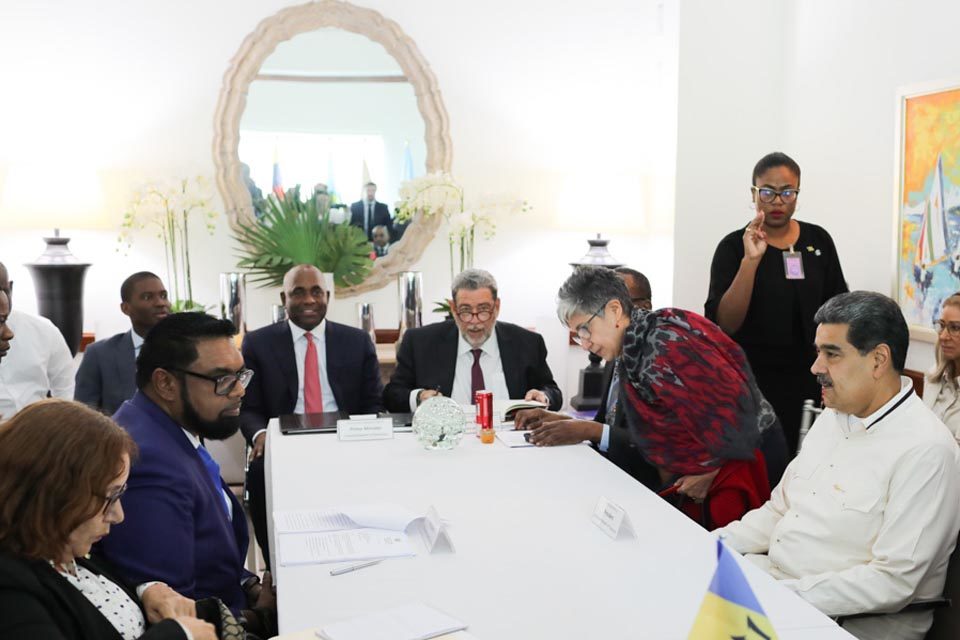 reunión Nicolás Maduro Irfaan Ali San Vicente Esequibo