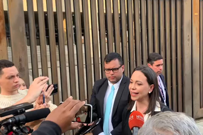 María Corina Machado pidió la revisión de su inhabilitación ante el TSJ