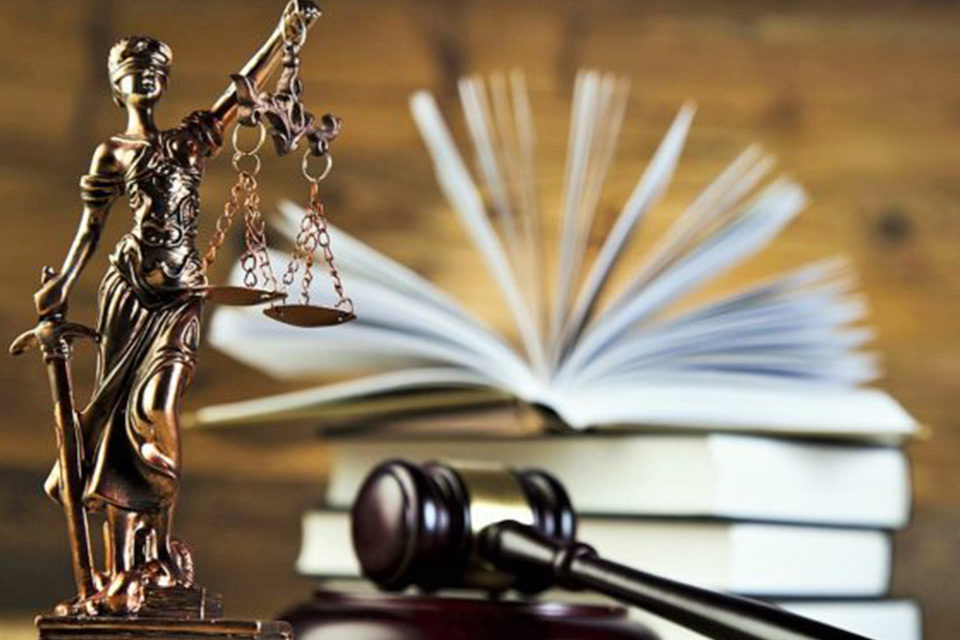 Poderes judiciales bajo amenaza