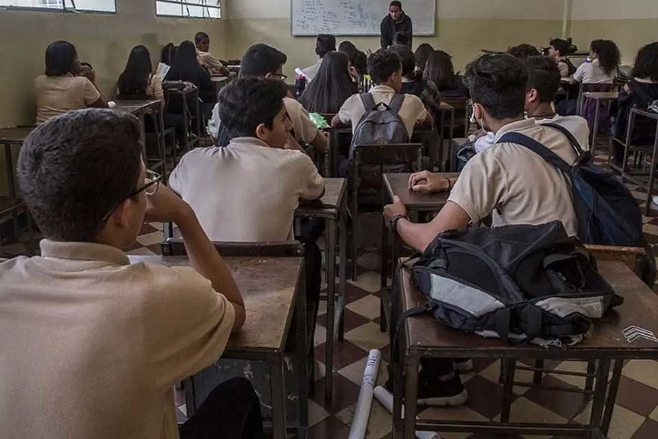 Bachillerato sexto año escuelas Ley de Pensiones