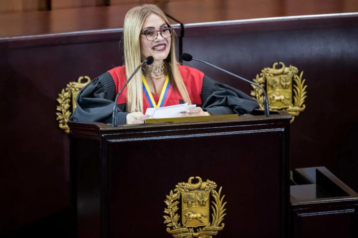CARYSLIA RODRÍGUEZ
