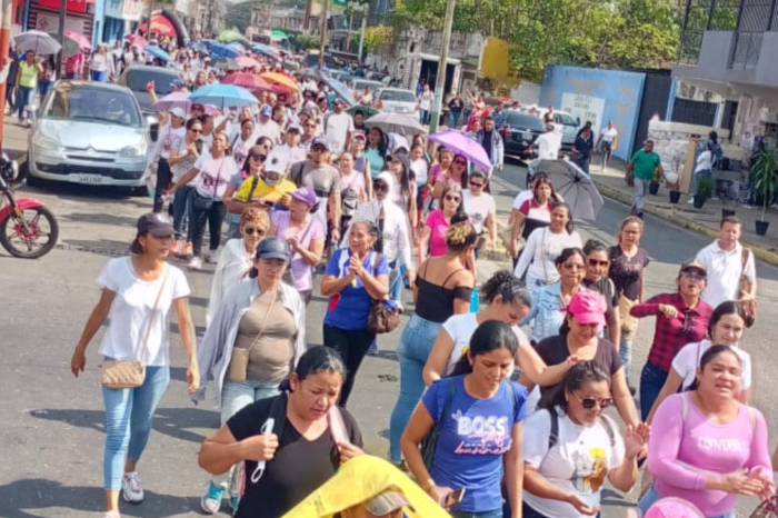 Docentes piden la libertad de Víctor Venegas
