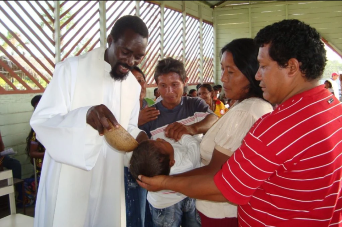 Sacerdote  Josiah K’Okal 