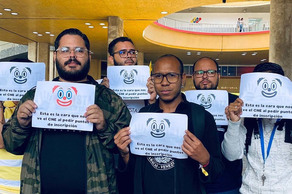 Estudiantes UCV CNE Jesus Mendoza