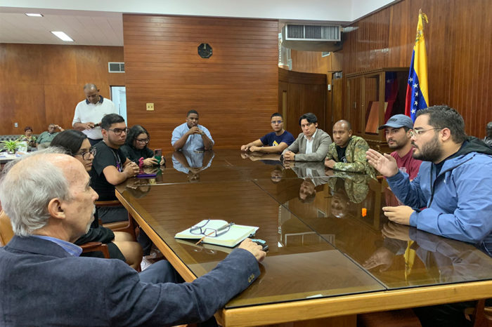 Estudiantes UCV reclamos Comisión Presidencial